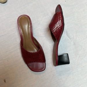 RED BLOCK HEEL SLIDE